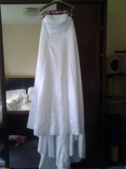  Wedding dress with red detail for sale